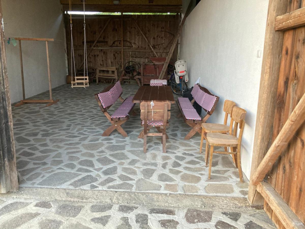 Chalupa V Prirode Pliešovce Esterno foto